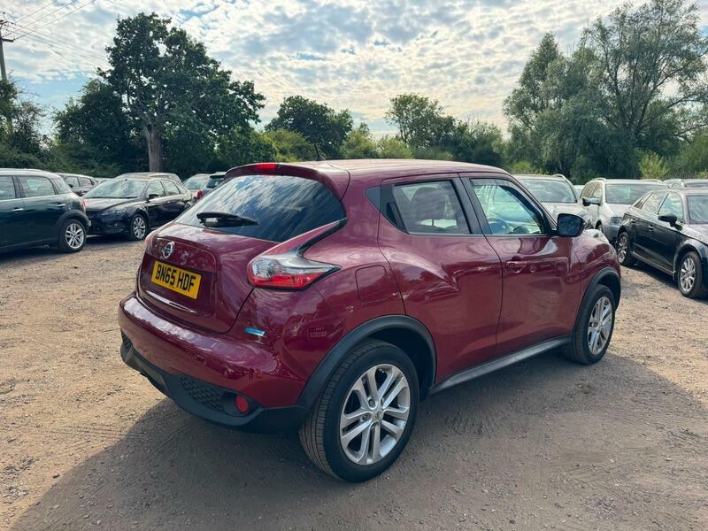 Nissan Juke Acenta Premium Red #6
