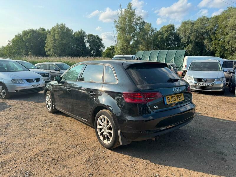Audi A3 1.6 Tdi Se Sportback Euro 5 Ss Black #3