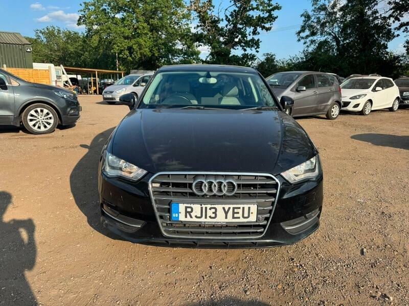 Audi A3 1.6 Tdi Se Sportback Euro 5 Ss Black #2