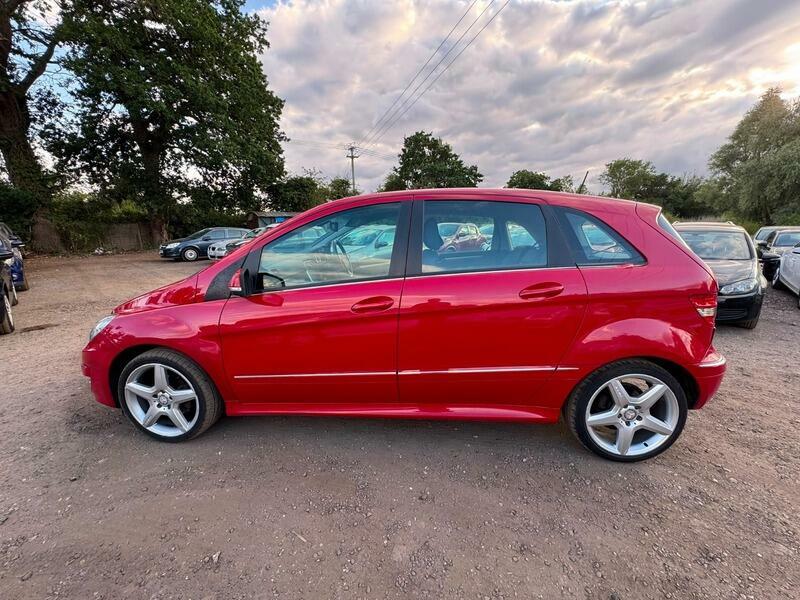 Mercedes-Benz B Class Sport Red #4