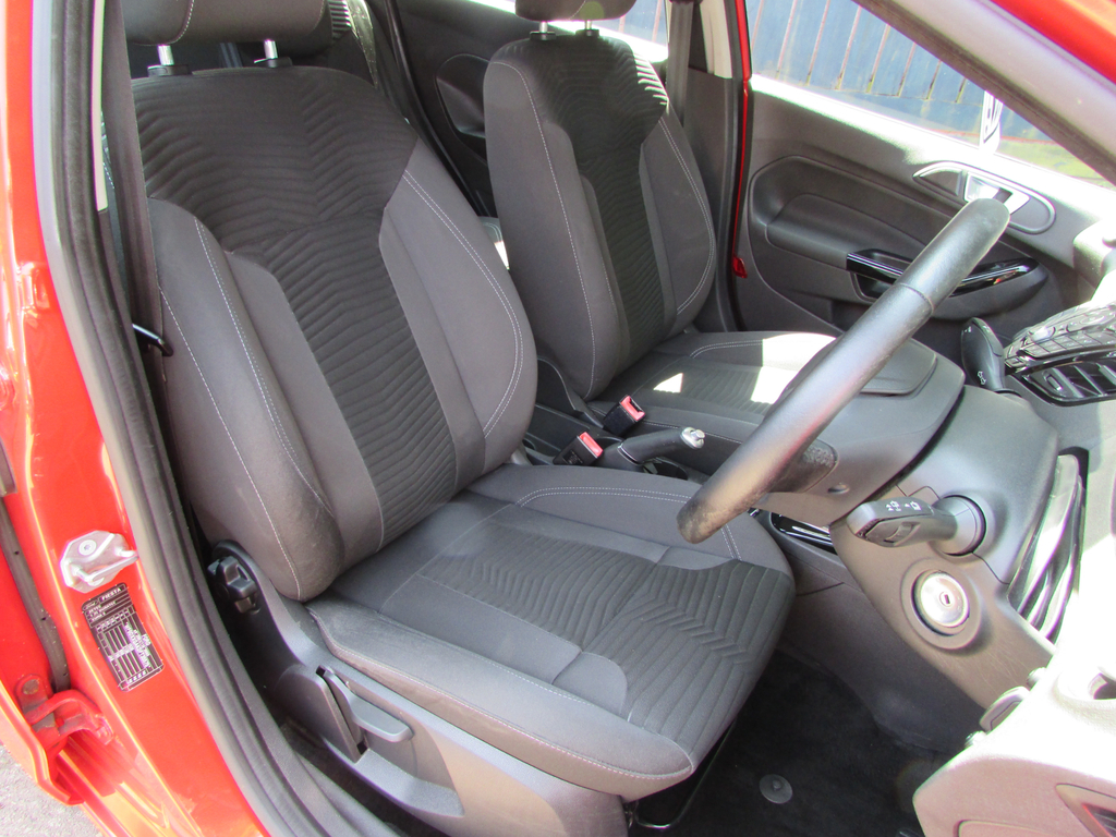 Ford Fiesta 1.2 L Zetec Used  #6