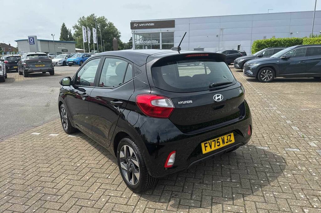 Hyundai I10 1.0 63 Advance Nav FV75WJZ Black #2