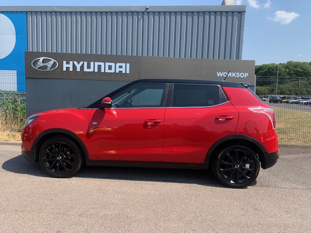 SsangYong Tivoli 1.6 D Elx 4X4 Red #6
