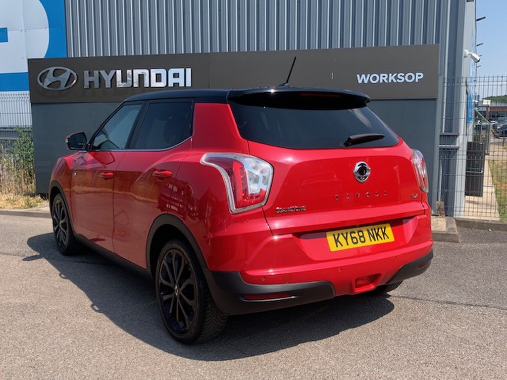 SsangYong Tivoli 1.6 D Elx 4X4 Red #5