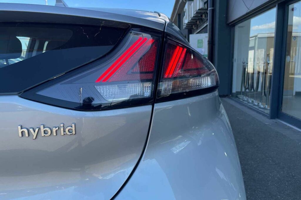 Hyundai Ioniq Ioniq Premium Se Bev White #24