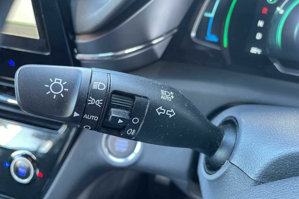 Hyundai Ioniq Ioniq Premium Se Bev White #16