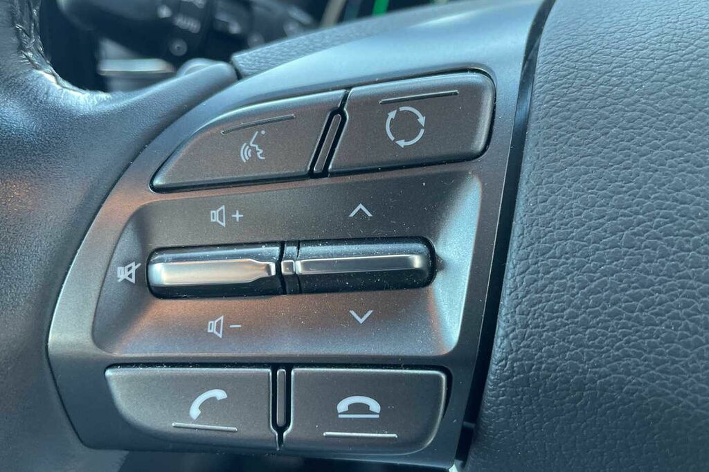 Hyundai Ioniq Ioniq Premium Se Bev White #17
