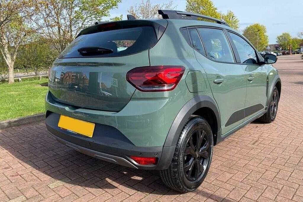 Dacia Sandero Stepway 1.0 Tce Extreme Cvt Green #2