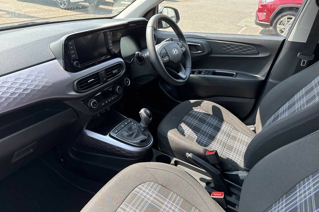 Hyundai I10 1.0 63 Premium Nav FG25YUC Grey #3