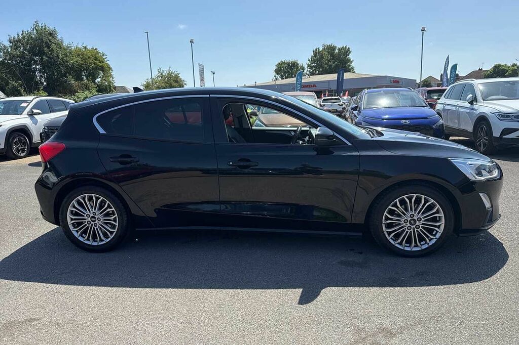 Ford Focus 1.5 Ecoboost 150 Titanium X DK68KBO Black #4