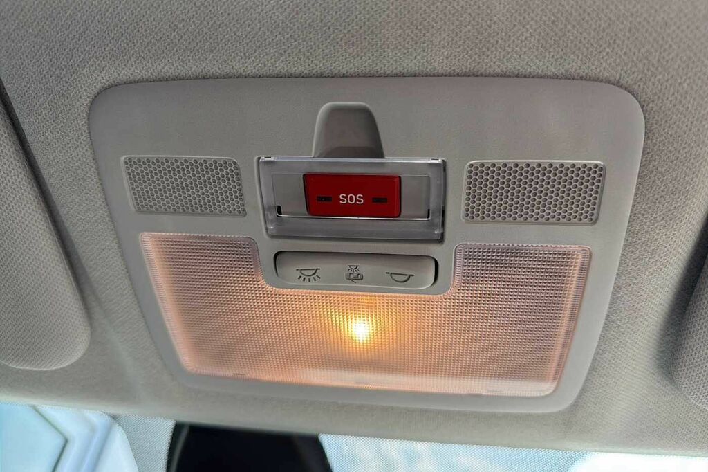Hyundai I10 Hatchback White #29