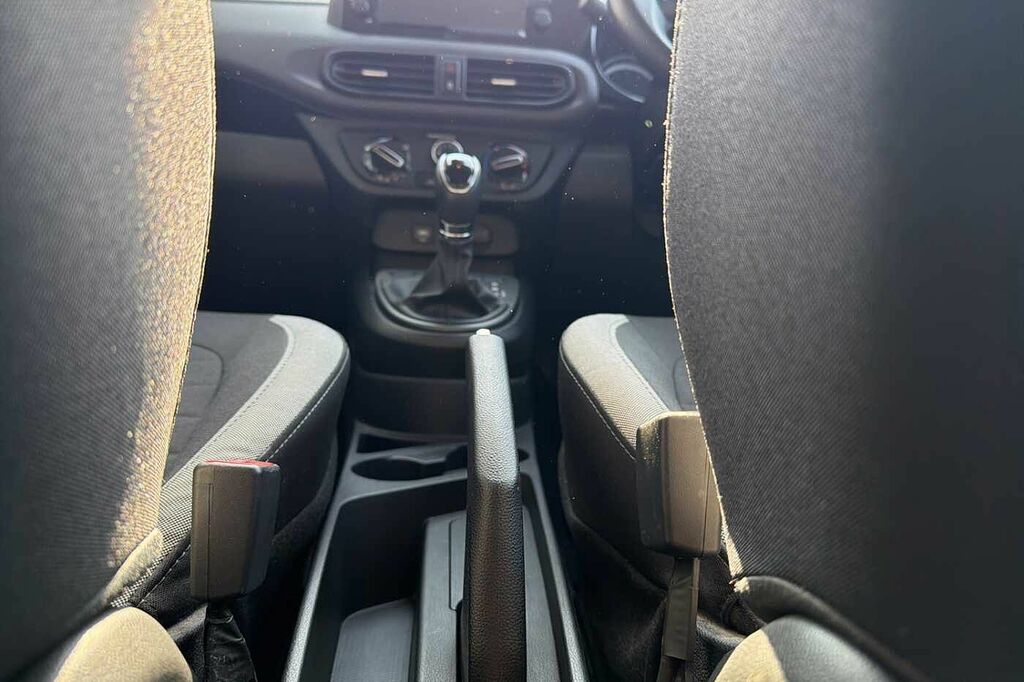 Hyundai I10 Hatchback White #18