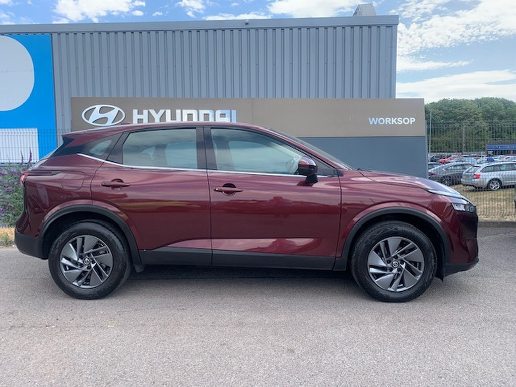 Nissan Qashqai 1.3 Dig-t Mh 158 Acenta Premium Xtronic Red #2