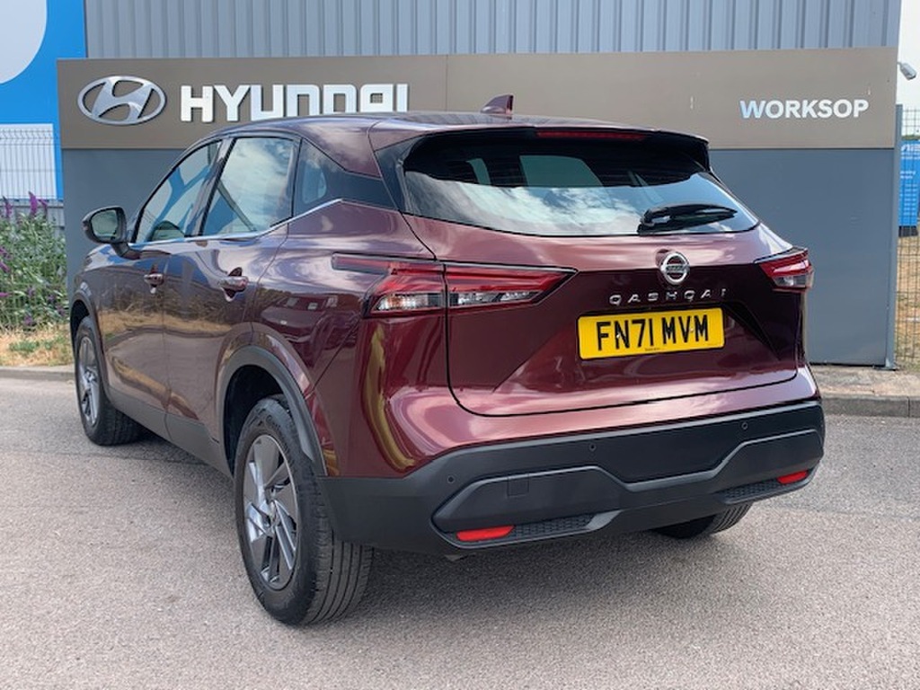 Nissan Qashqai 1.3 Dig-t Mh 158 Acenta Premium Xtronic Red #5