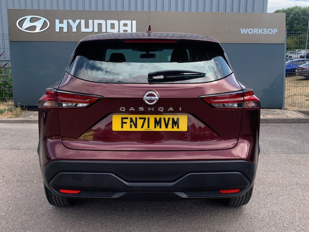 Nissan Qashqai 1.3 Dig-t Mh 158 Acenta Premium Xtronic Red #4
