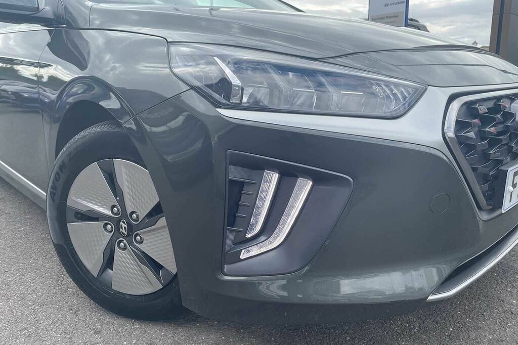 Hyundai Ioniq Hatchback Black #25