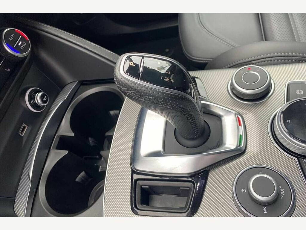 Alfa Romeo Stelvio 2.0 Turbo 280 Veloce Awd Black #24