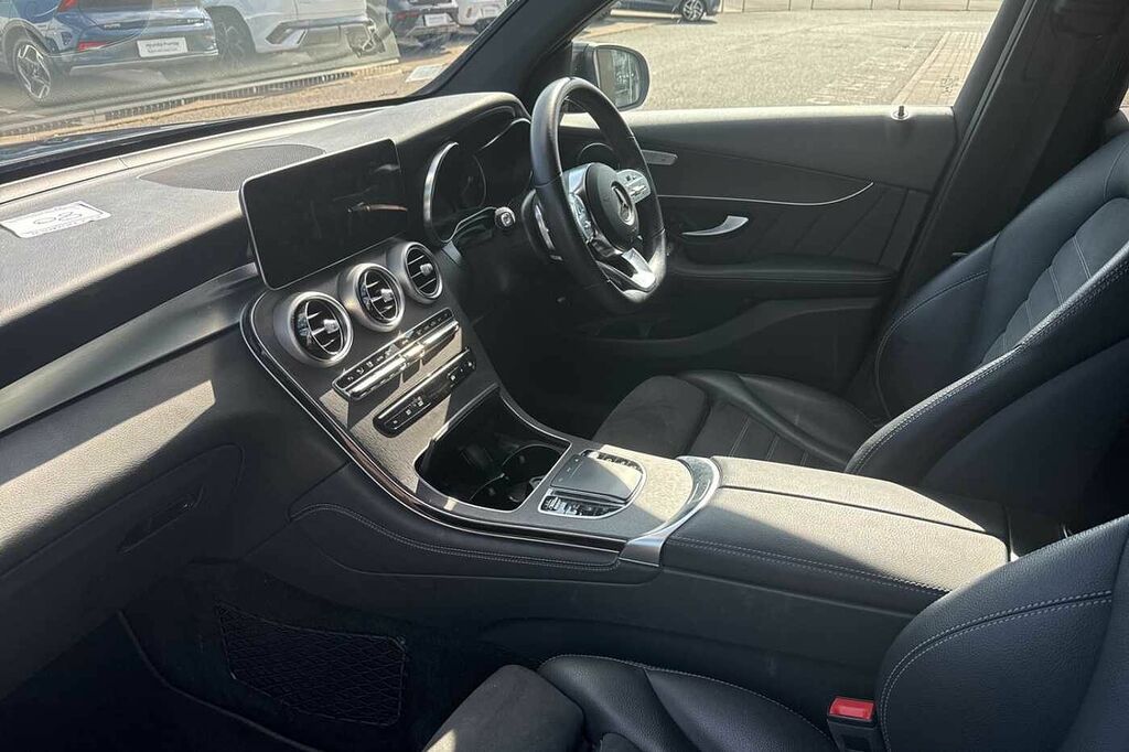 Mercedes-Benz GLC Class 300 4Matic Amg Line 9G-tronic Black #2