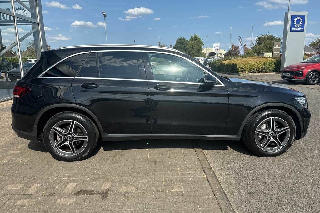 Mercedes-Benz GLC Class 300 4Matic Amg Line 9G-tronic Black #4