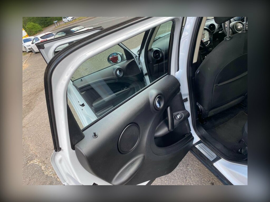 Mini Countryman 1.6 Cooper D Business Edition Euro 5 Ss White #26