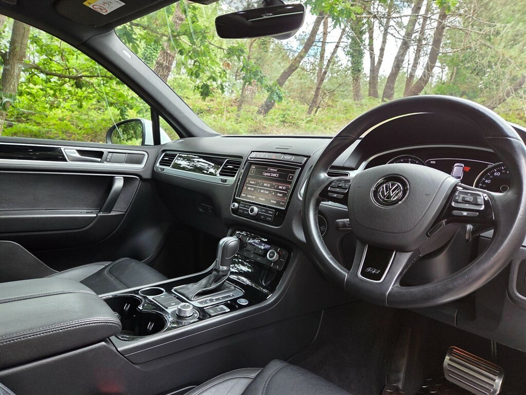 Volkswagen Touareg 3.0 Tdi V6 R-line Plus Tiptronic 4Wd Euro 6 Ss White #3