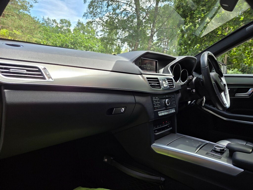 Mercedes-Benz E Class 2.0 E220d Amg Line Estate G-tronic Eur White #25