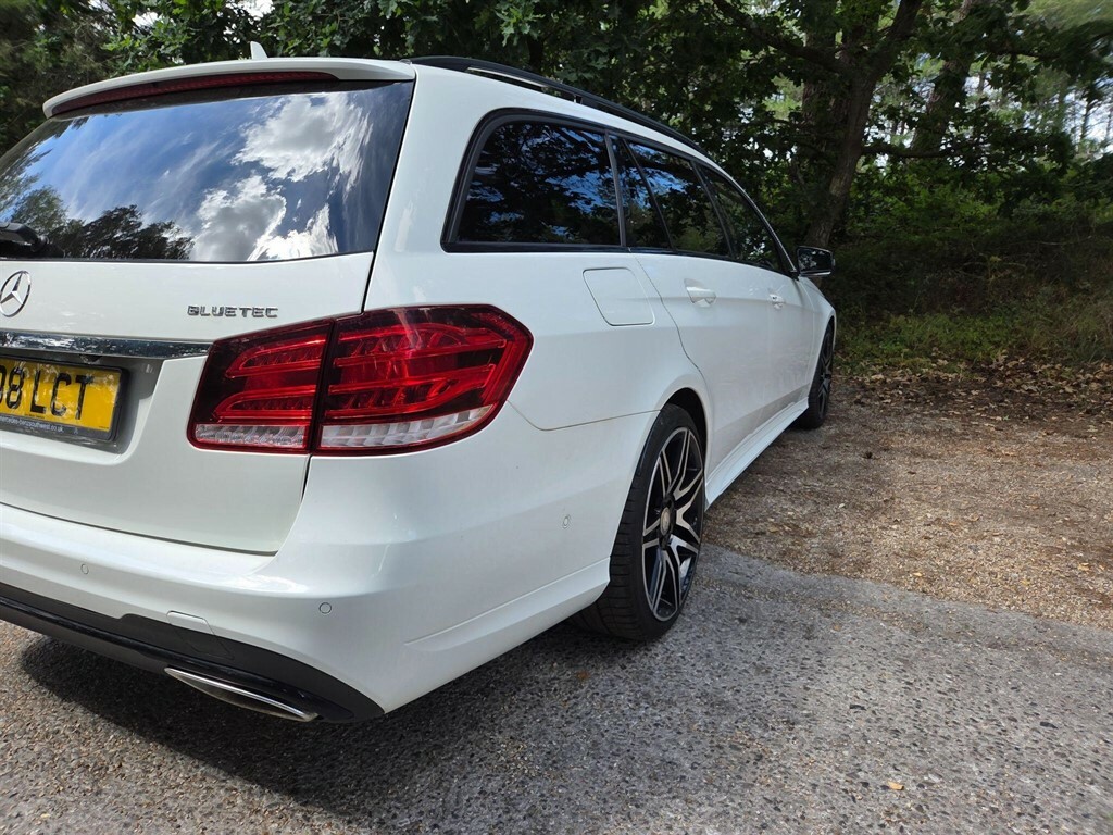 Mercedes-Benz E Class 2.0 E220d Amg Line Estate G-tronic Eur White #19