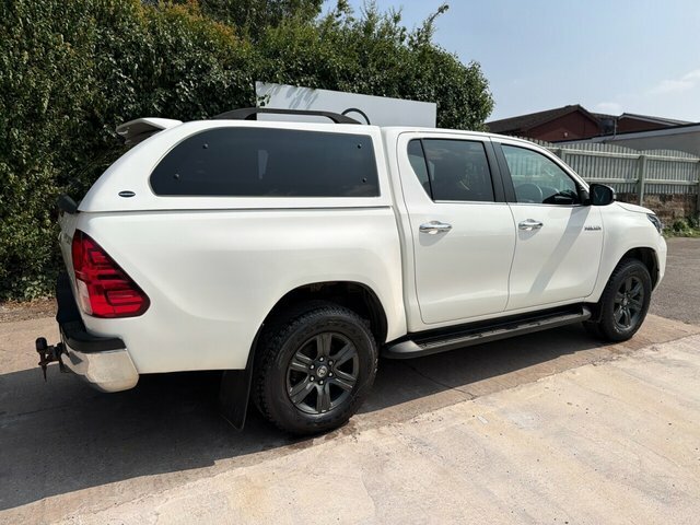 Toyota HILUX 2.4 D-4d Icon Pickup Double Cab White #5
