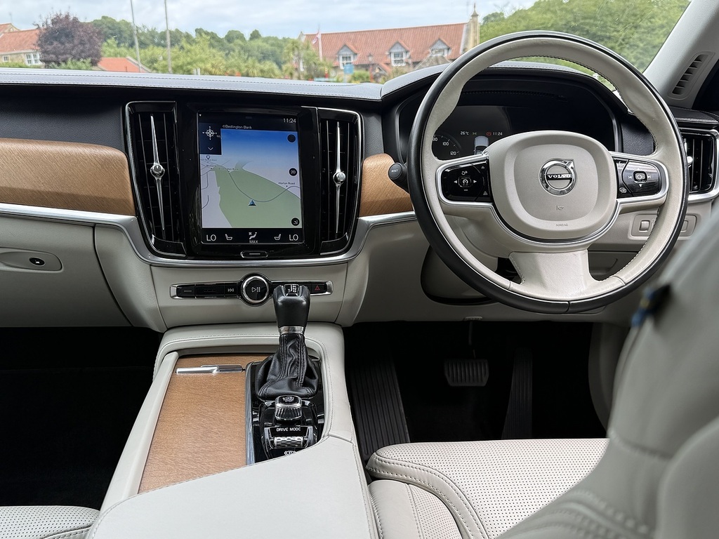 Volvo V90 2.0 D4 Inscription Pro Estate Euro YC19DMD Blue #2