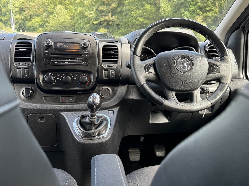 Vauxhall Vivaro 1.6 Cdti 2900 Sportive Crew Van Double Cab Die DV68NYY Grey #2