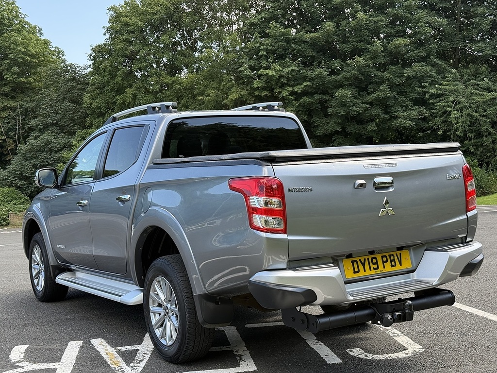 Mitsubishi L200 2.4 Di-d Dc Warrior Pickup Double Cab A DY19PBV Grey #3