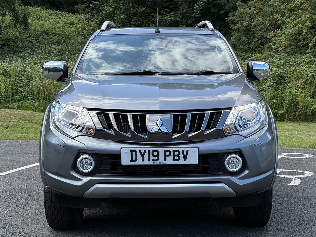 Mitsubishi L200 2.4 Di-d Dc Warrior Pickup Double Cab A DY19PBV Grey #4