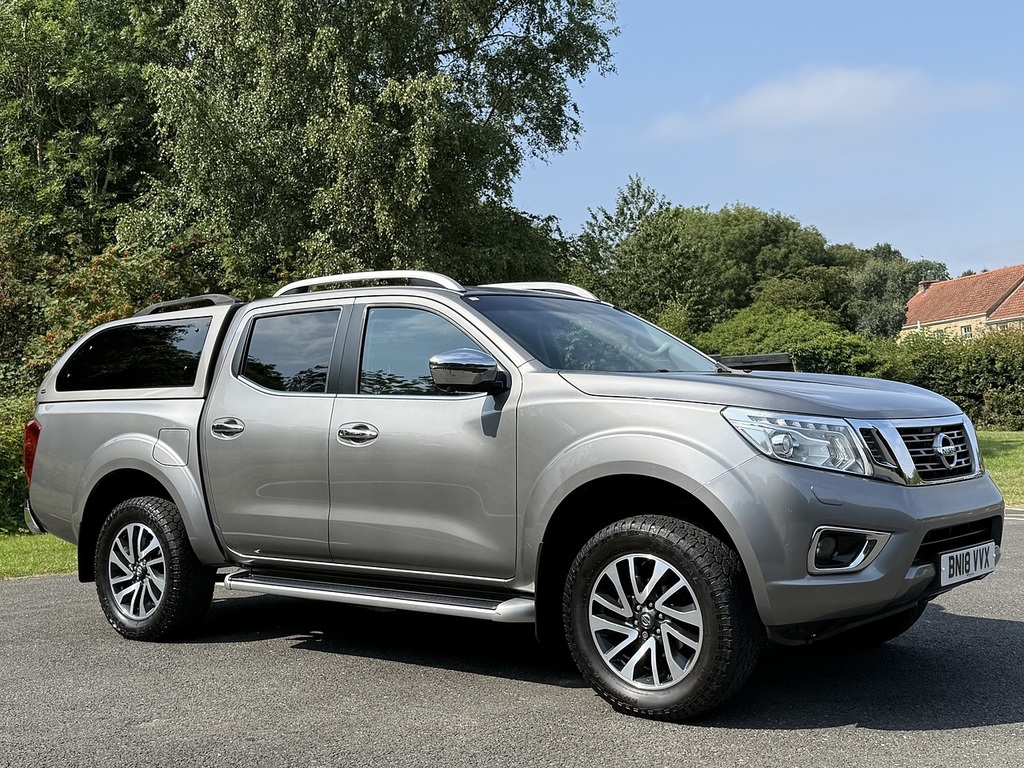 Nissan Navara 2.3 Dci Tekna Pickup Double Cab 4W Grey #3