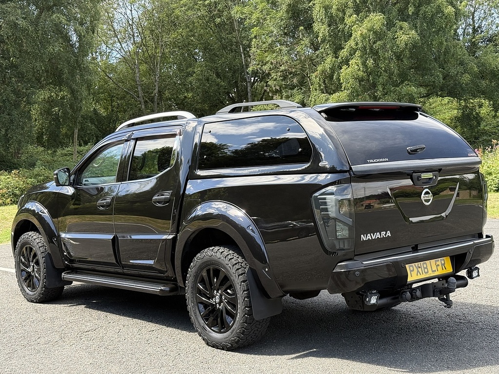 Nissan Navara 2.3 Dci Tekna Pickup Double Cab 4W Black #3