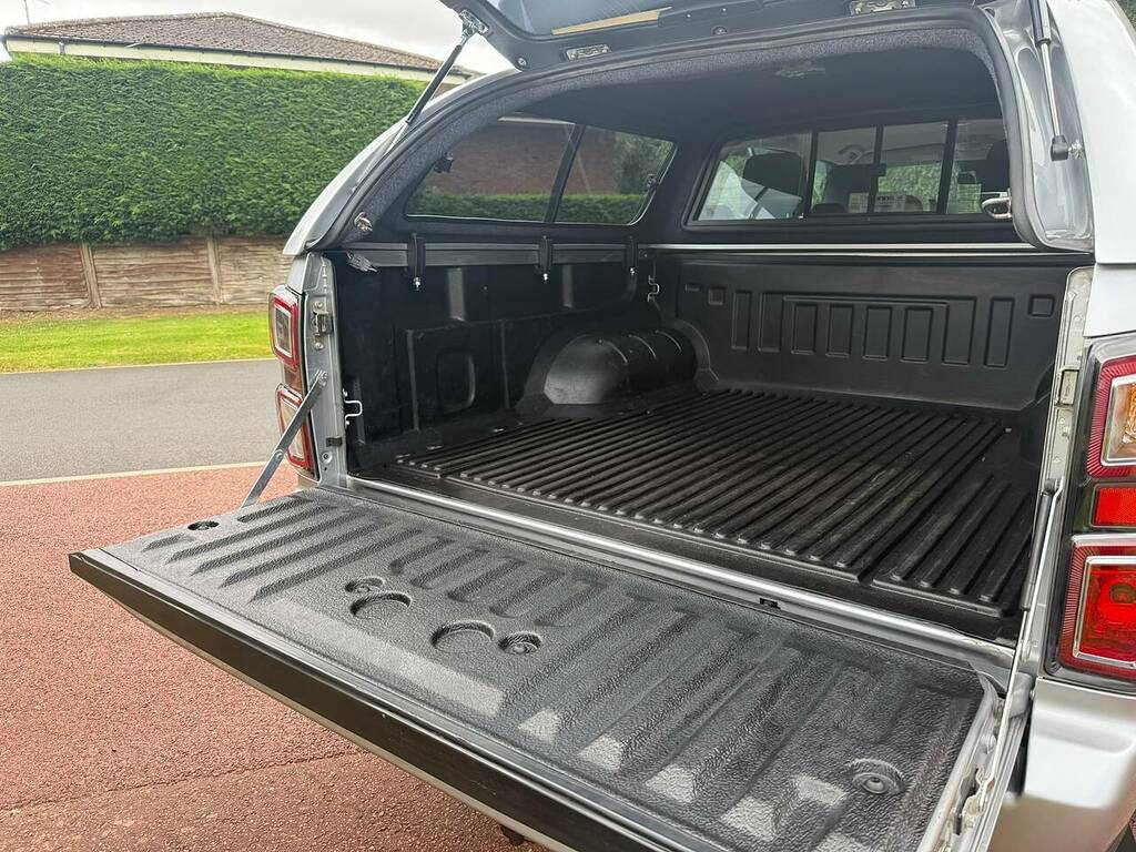 Isuzu D-Max 1.9 Td Dl40 Pickup Double Cab 4Wd Grey #12
