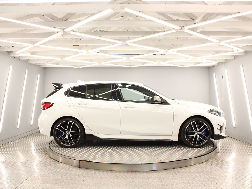 BMW 1 Series Hatchback White