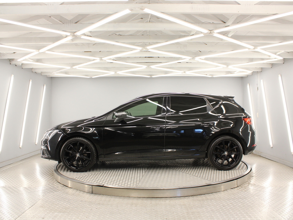 Seat Leon Hatchback AF69XSW Black #2