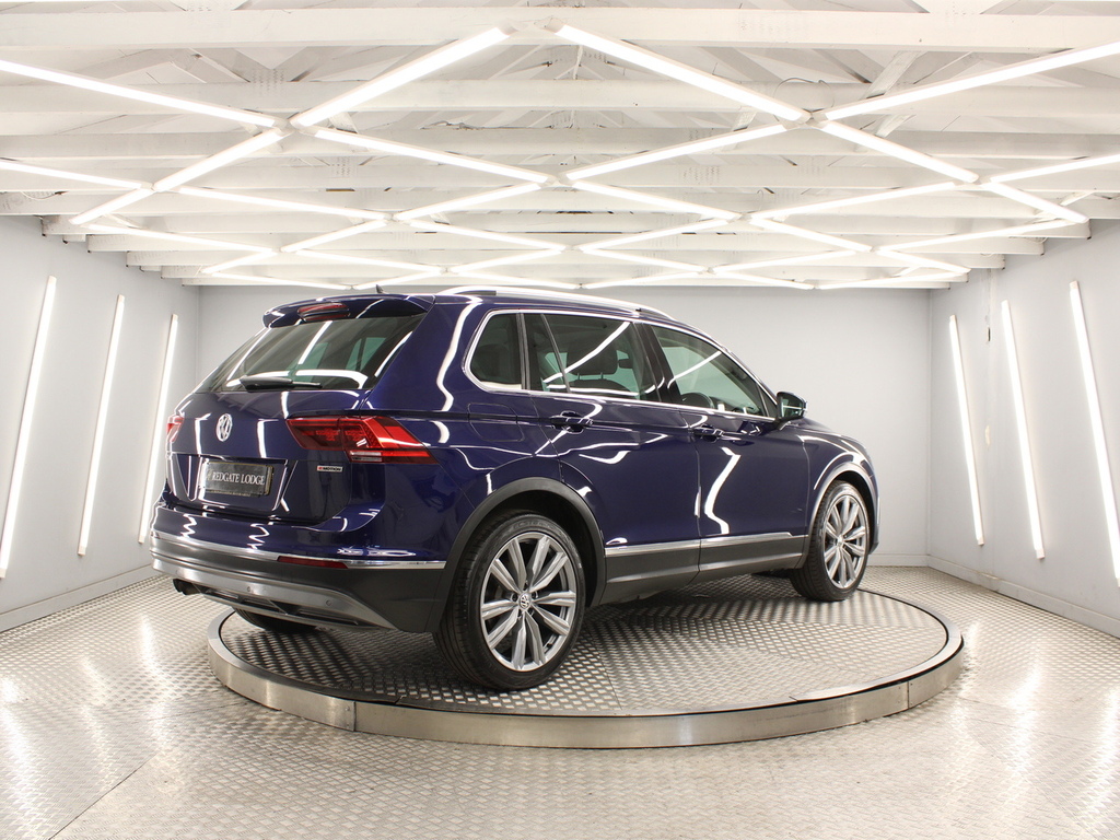 Volkswagen Tiguan Suv KK68LKD Blue #4