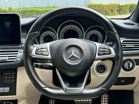 Mercedes-Benz CLS Amg Line White #15