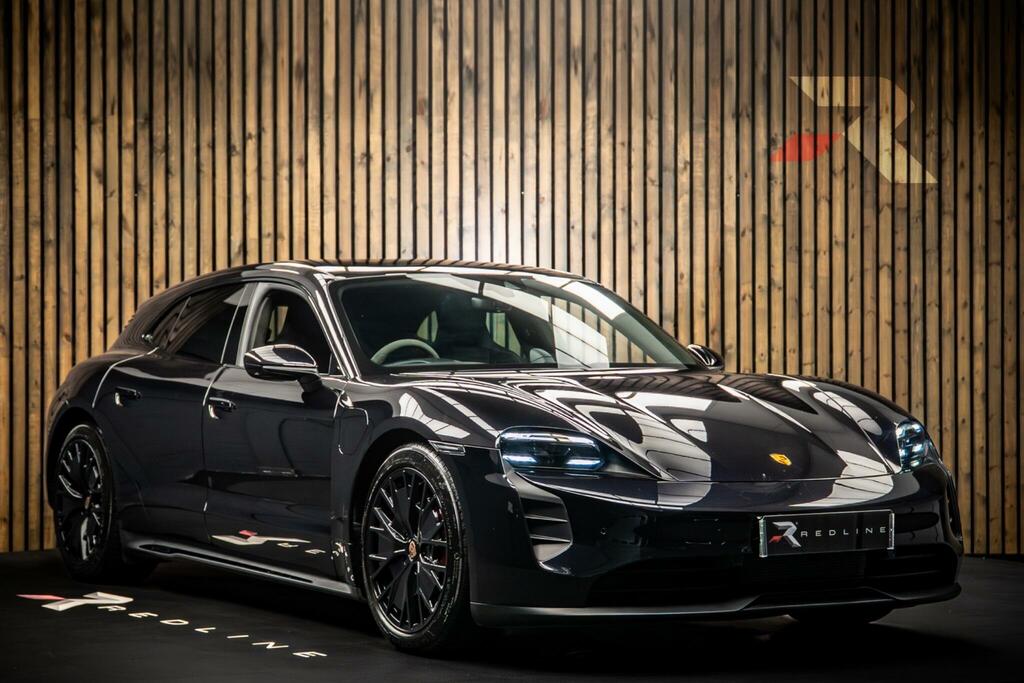 Porsche Taycan Performance Plus 93.4Kwh Gts Sport Turismo 4W Black
