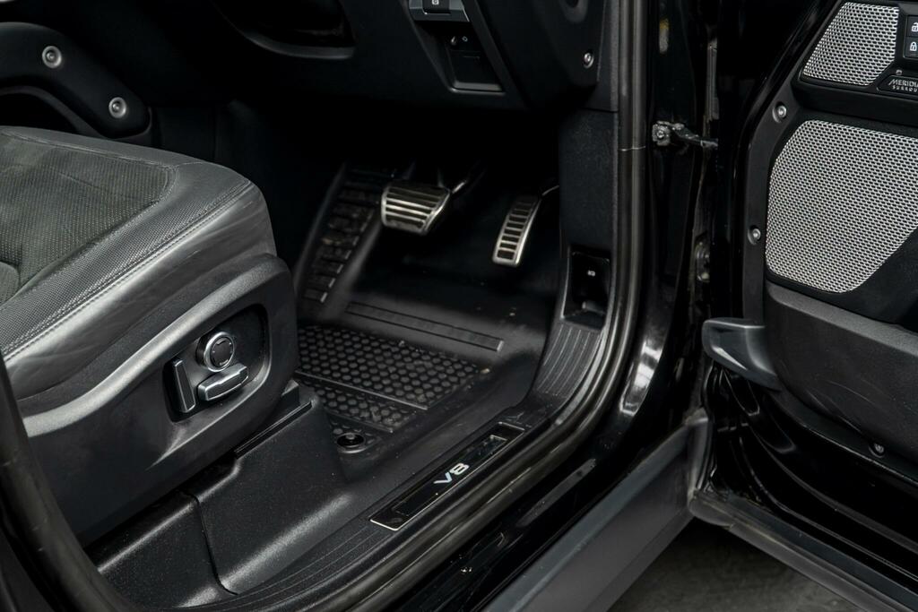 Land Rover Defender 130 X-dynamic Hse Grey #45