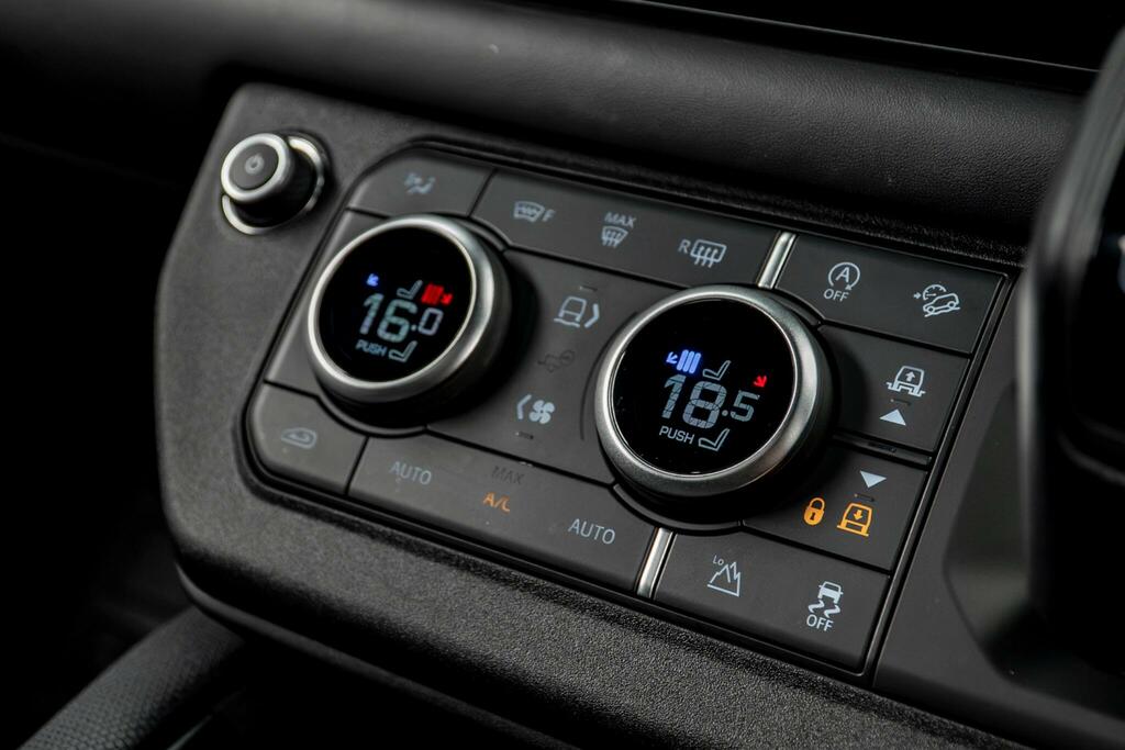 Land Rover Defender 130 X-dynamic Hse Grey #44