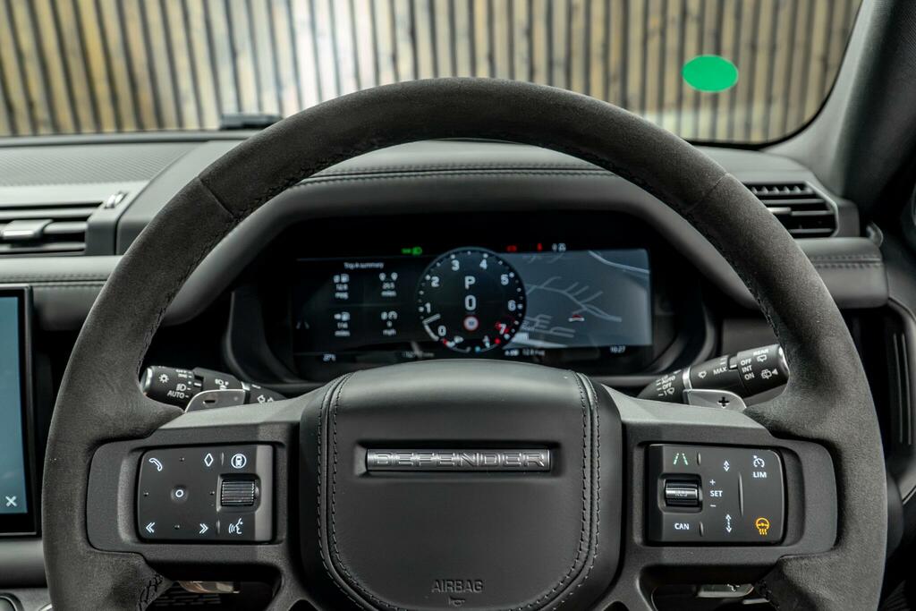 Land Rover Defender 130 X-dynamic Hse Grey #32