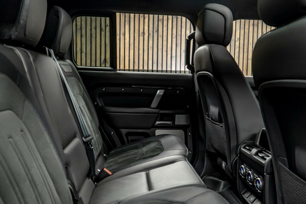 Land Rover Defender 130 X-dynamic Hse Grey #49
