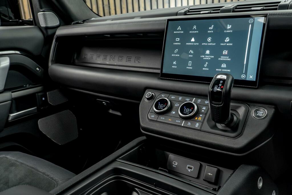 Land Rover Defender 130 X-dynamic Hse Grey #24