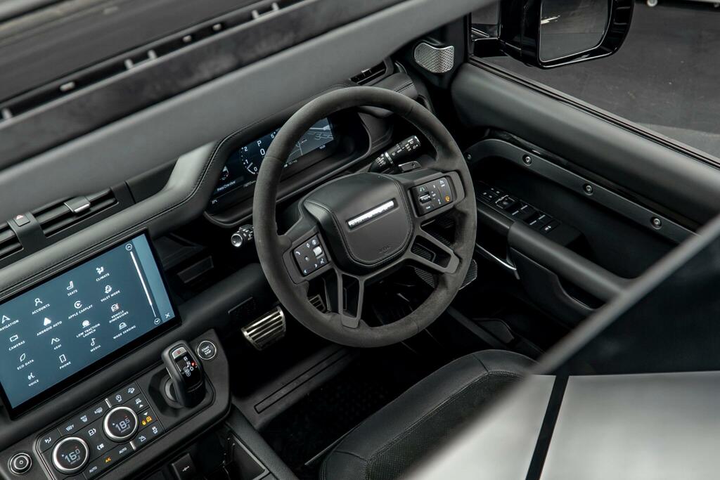 Land Rover Defender 130 X-dynamic Hse Grey #40