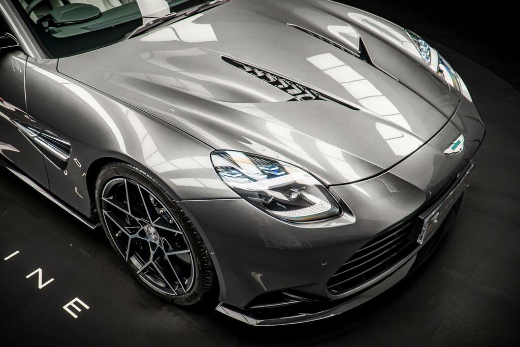 Aston Martin Vanquish Automatic Grey #11