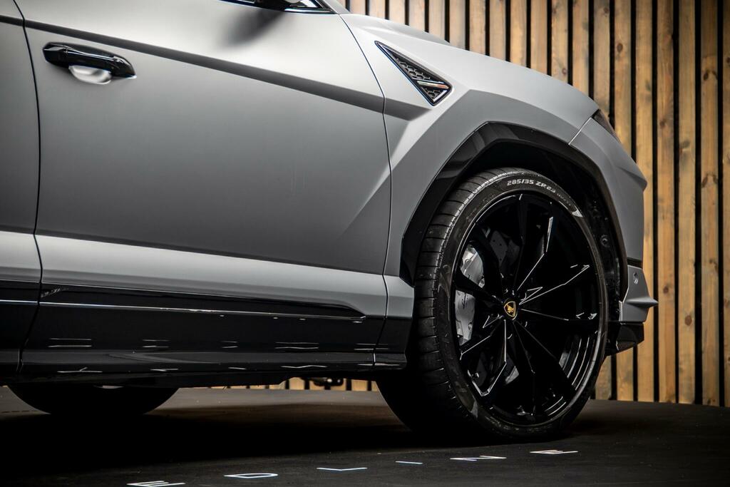 Lamborghini Urus 4L V8 S Black #14