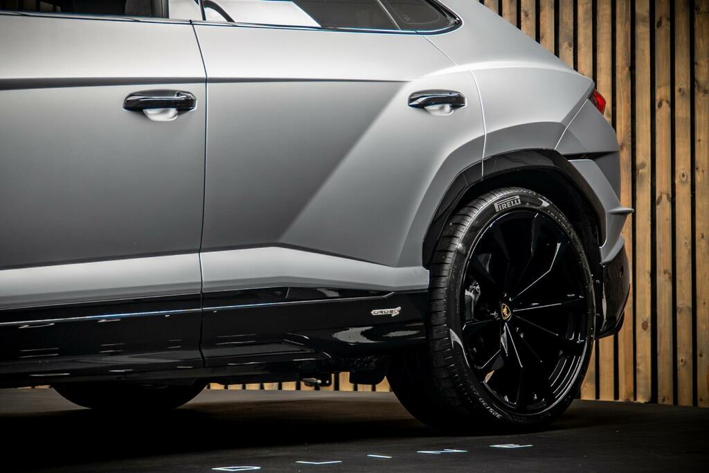 Lamborghini Urus 4L V8 S Black #16