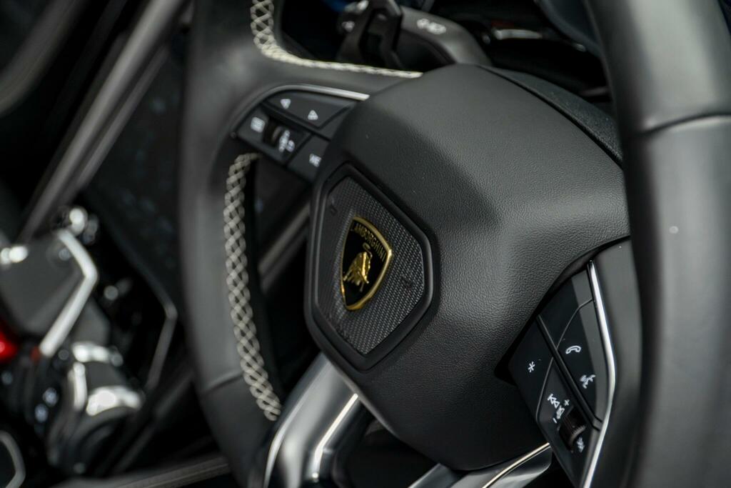 Lamborghini Urus 4L V8 S Black #33
